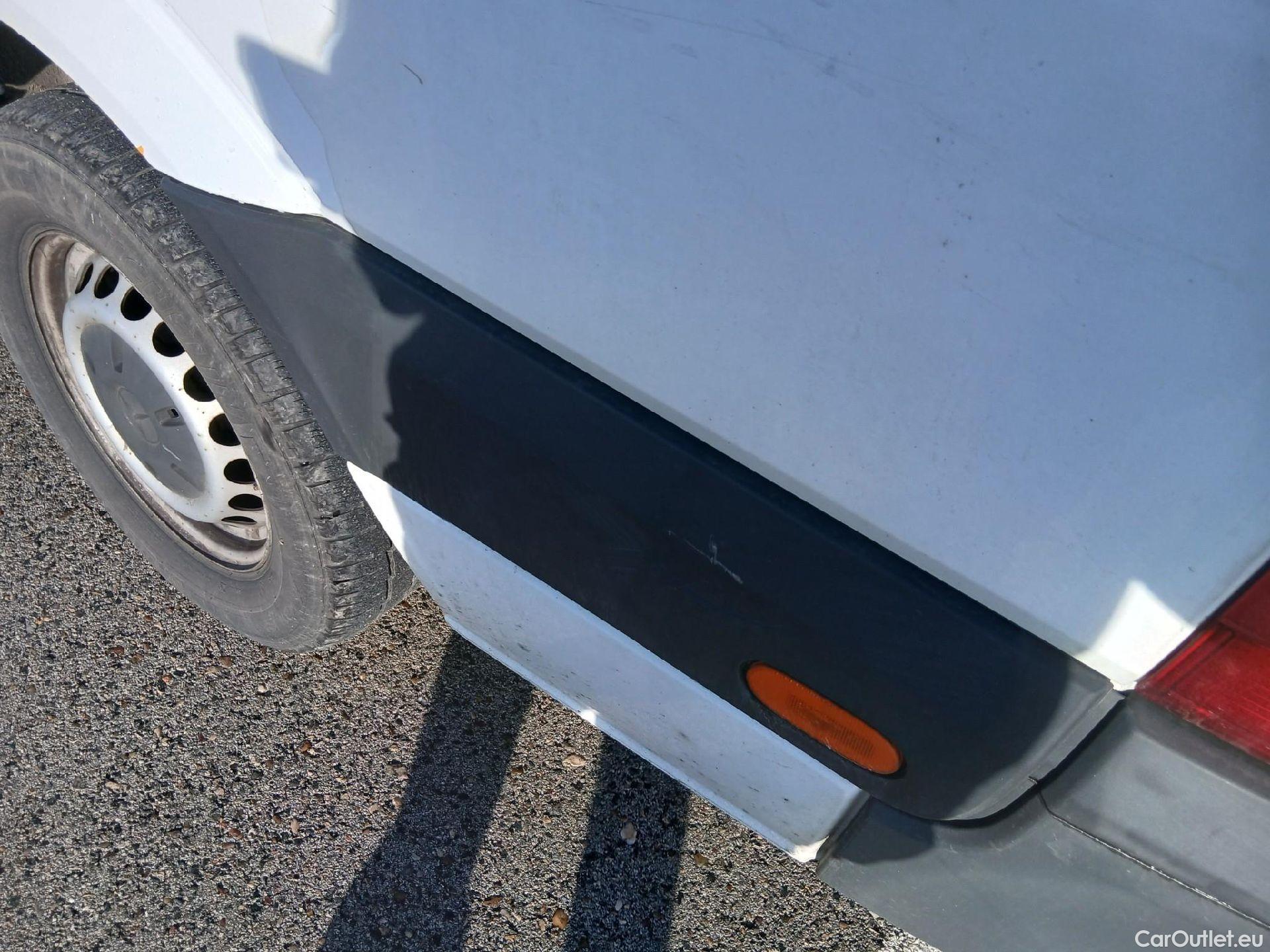  Mercedes  Sprinter MERCEDES-BENZ  / 2013 / 4P / furgón 311 CDI MEDIO 3.5T T. ALTO #25