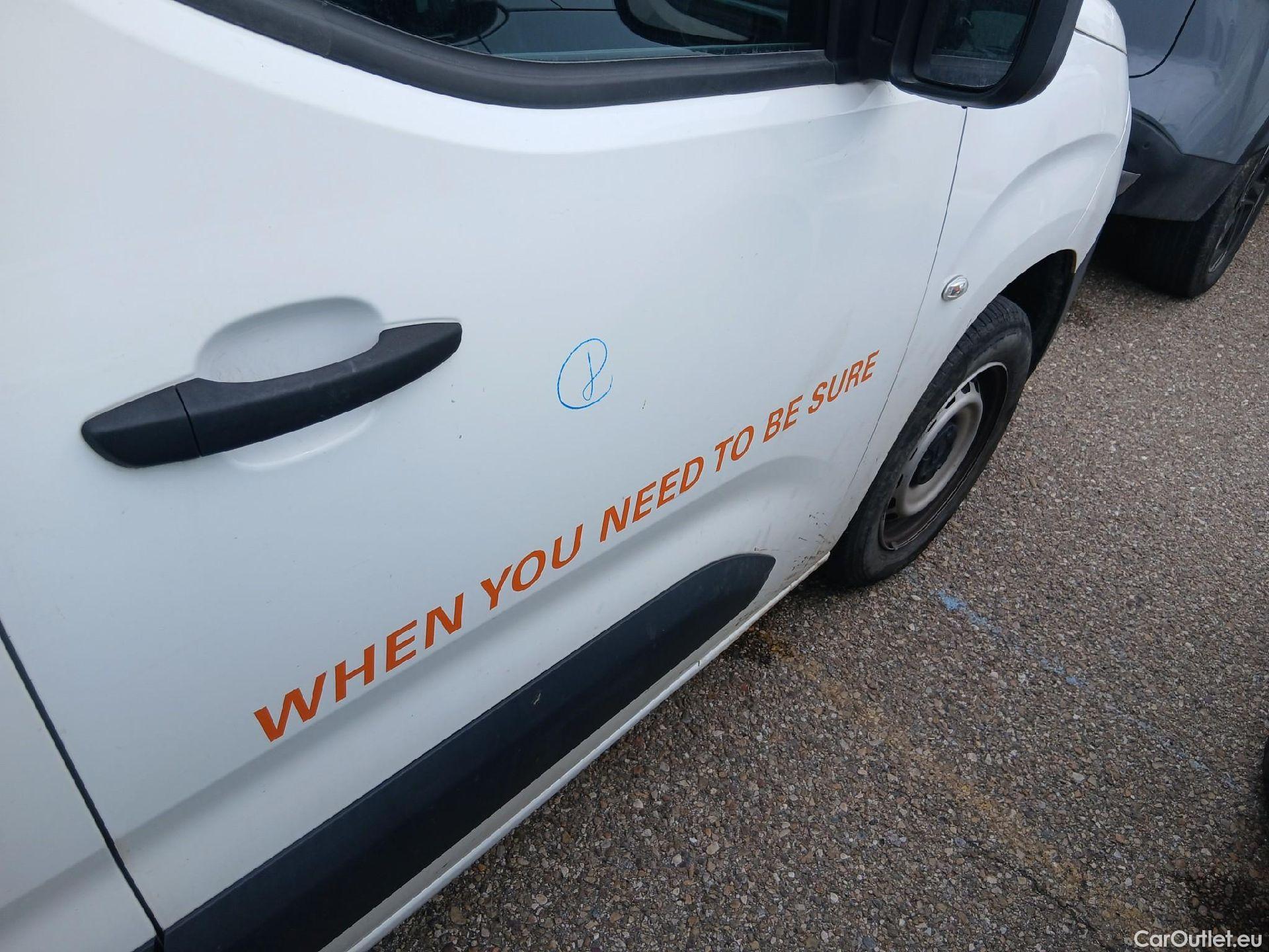  Citroen  Berlingo CITROEN  / 2018 / 3P / furgón derivado de turismo Talla M BlueHDi 100 CONTROL #32