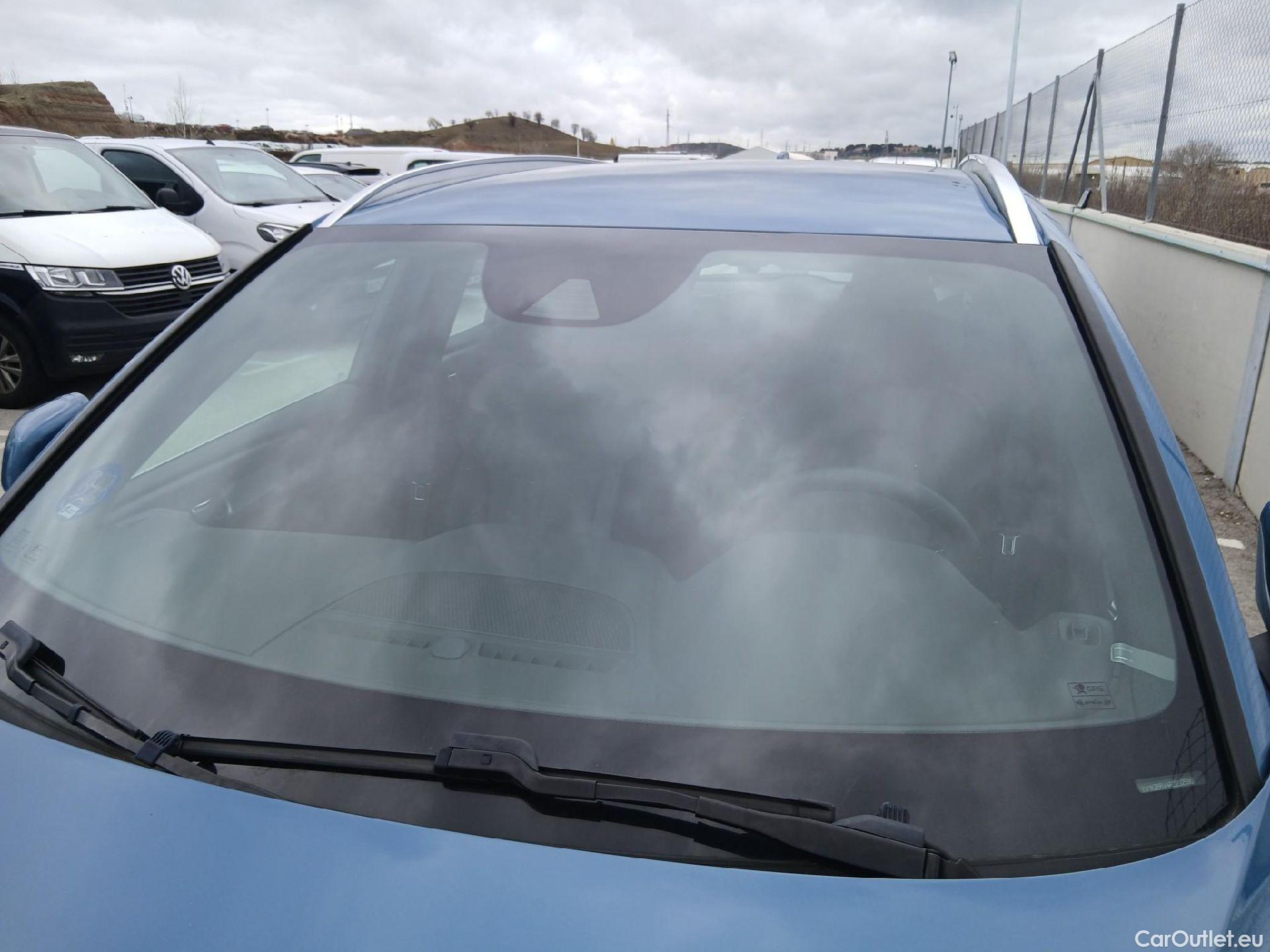  Volvo  XC 40 VOLVO XC40 / 2021 / 5P / todoterreno 1.5 T5 Recharge PHEV Plus Bright Auto #3