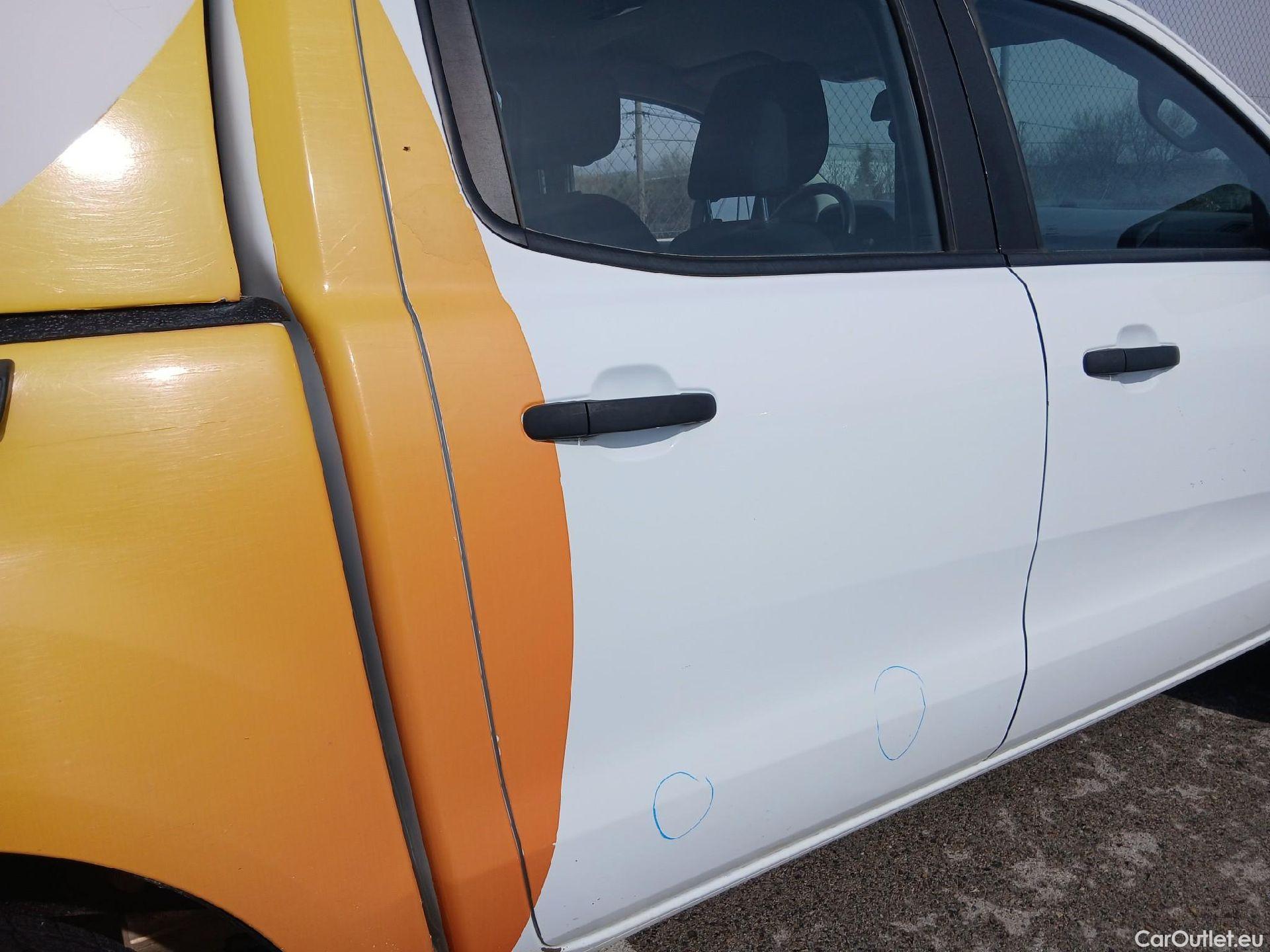  Ford  Ranger FORD  VU 4p 6G pickup 2.2 TDCi 118kW 4x4 Doble Cab. XL S/S #56