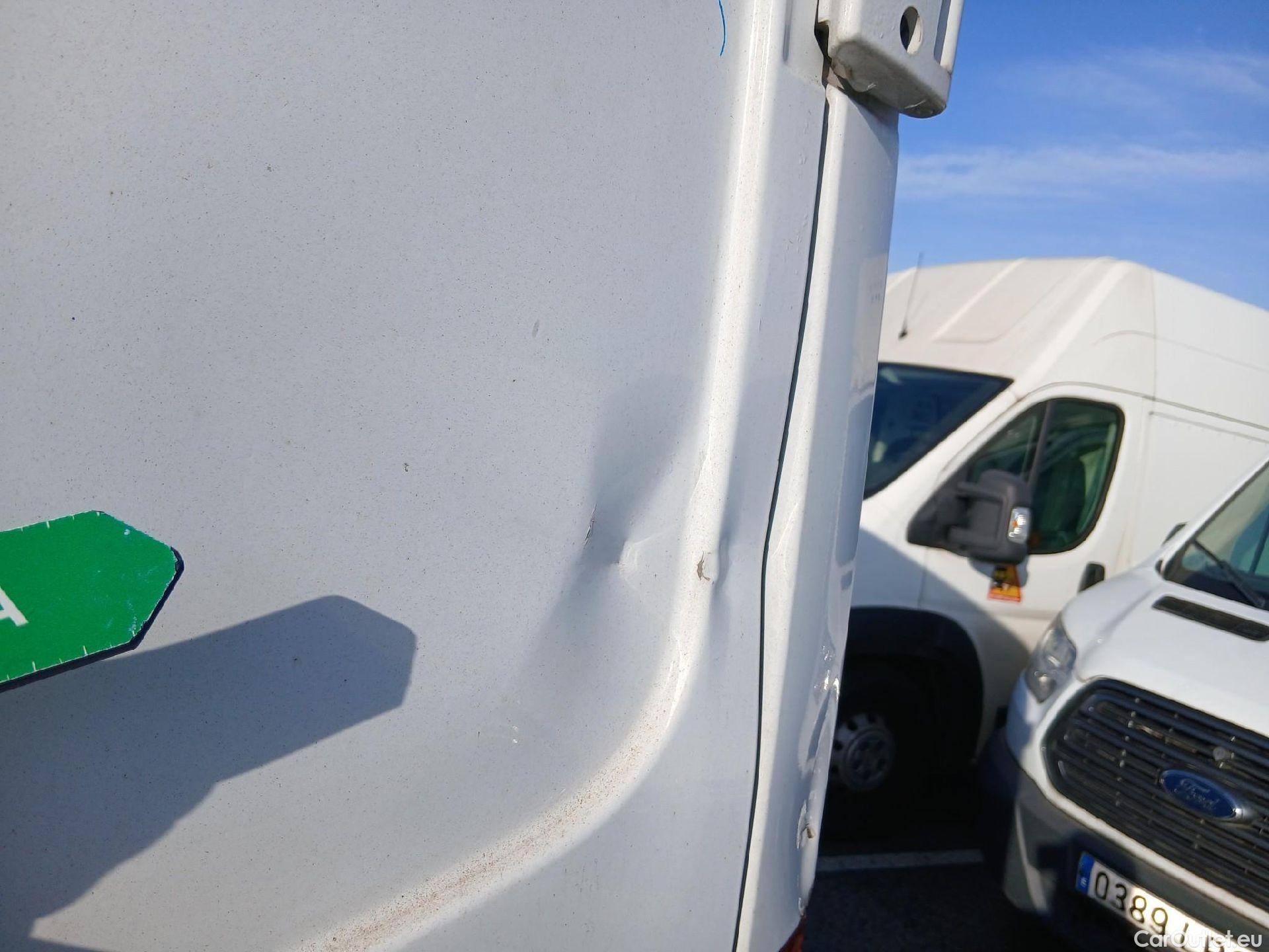  Mercedes  Sprinter MERCEDES-BENZ  / 2013 / 4P / furgón 311 CDI MEDIO 3.5T T. ALTO #30