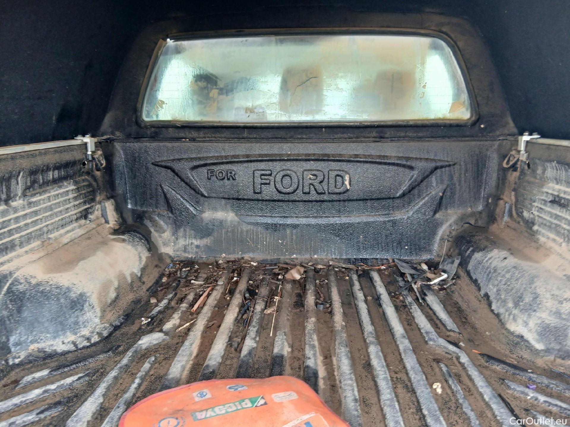  Ford  Ranger FORD  VU 4p 6G pickup 2.2 TDCi 118kW 4x4 Doble Cab. XL S/S #29