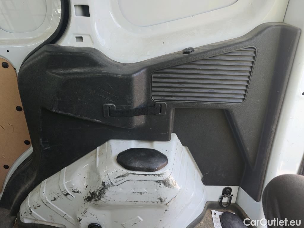  Ford  Transit FORD  Courier/2014/4P/furgón der.turis Van 1.5 TDCi 56kW Trend #86