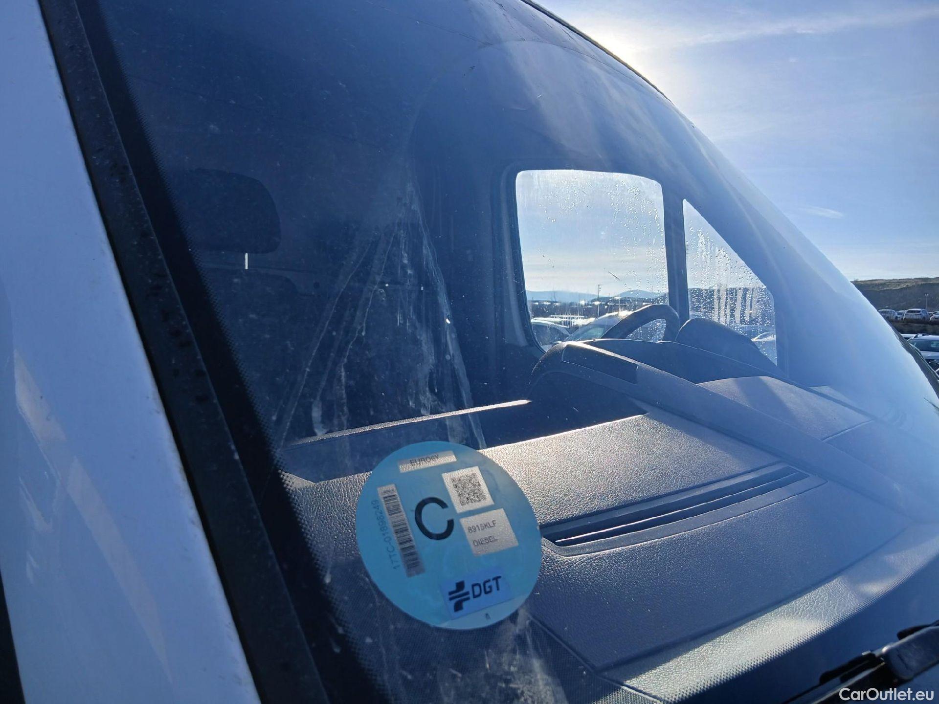  Mercedes  Sprinter MERCEDES-BENZ  / 2013 / 4P / furgón 311 CDI MEDIO 3.5T T. ALTO #7