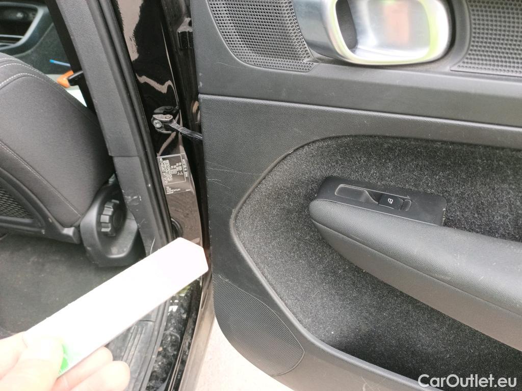  Volvo  XC 40 VOLVO XC40 / 2017 / 5P / todoterreno 2.0 B4 G Momentum Pro Auto #13