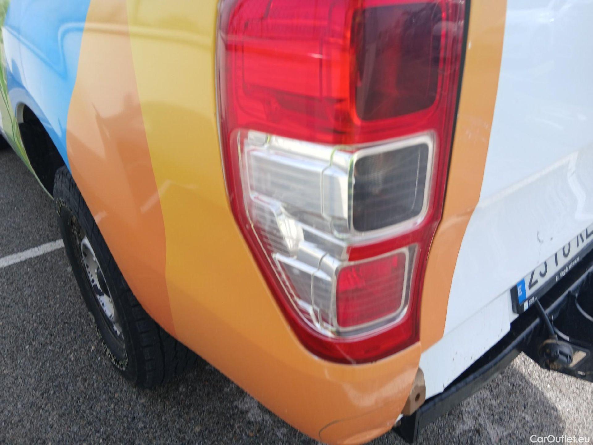  Ford  Ranger FORD  VU 4p 6G pickup 2.2 TDCi 118kW 4x4 Doble Cab. XL S/S #41