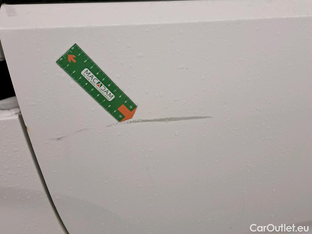  Citroen  Berlingo CITROEN  / 2018 / 4P / combi Talla M BlueHDi 100 LIVE (AC) #52