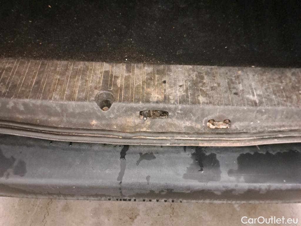  Citroen  Berlingo CITROEN  / 2018 / 4P / combi Talla M BlueHDi 100 LIVE (AC) #90