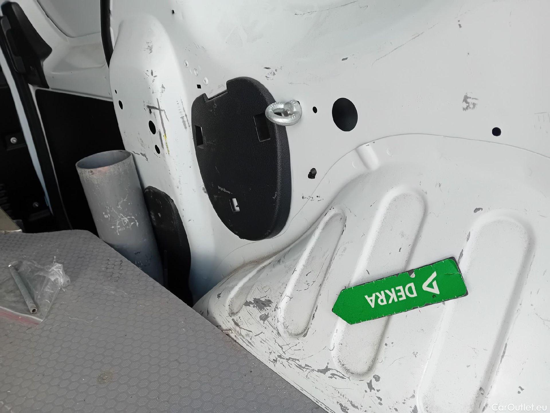  Dacia  Dokker DACIA  VU 4p 1G furgón derivado de Van Ambiance dCi 66kW (90CV) EU6 #15