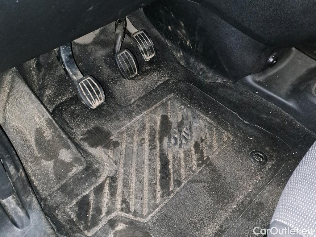  Citroen  Berlingo CITROEN  / 2018 / 4P / combi Talla M BlueHDi 100 LIVE (AC) #94