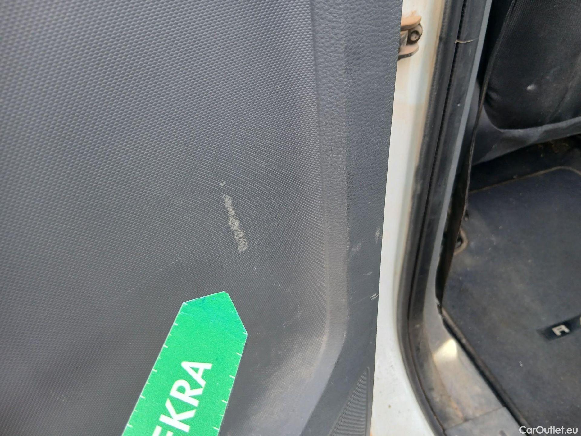  Ford  Ranger FORD  VU 4p 6G pickup 2.2 TDCi 118kW 4x4 Doble Cab. XL S/S #26