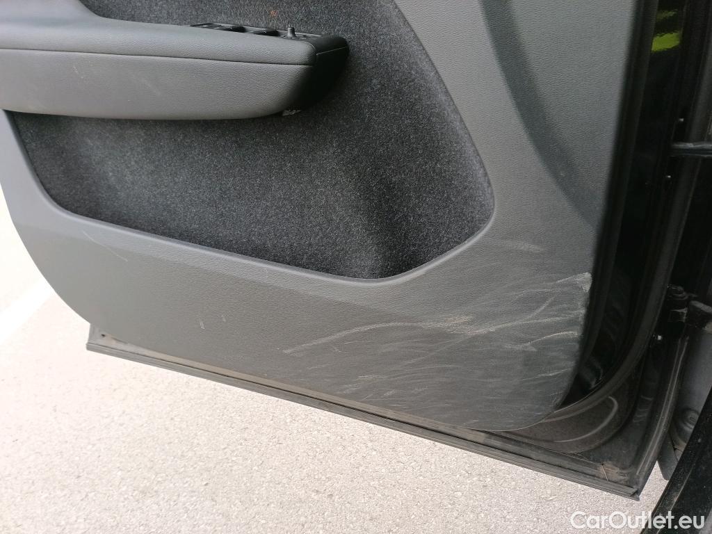  Volvo  XC 40 VOLVO XC40 / 2017 / 5P / todoterreno 2.0 B4 G Momentum Pro Auto #17