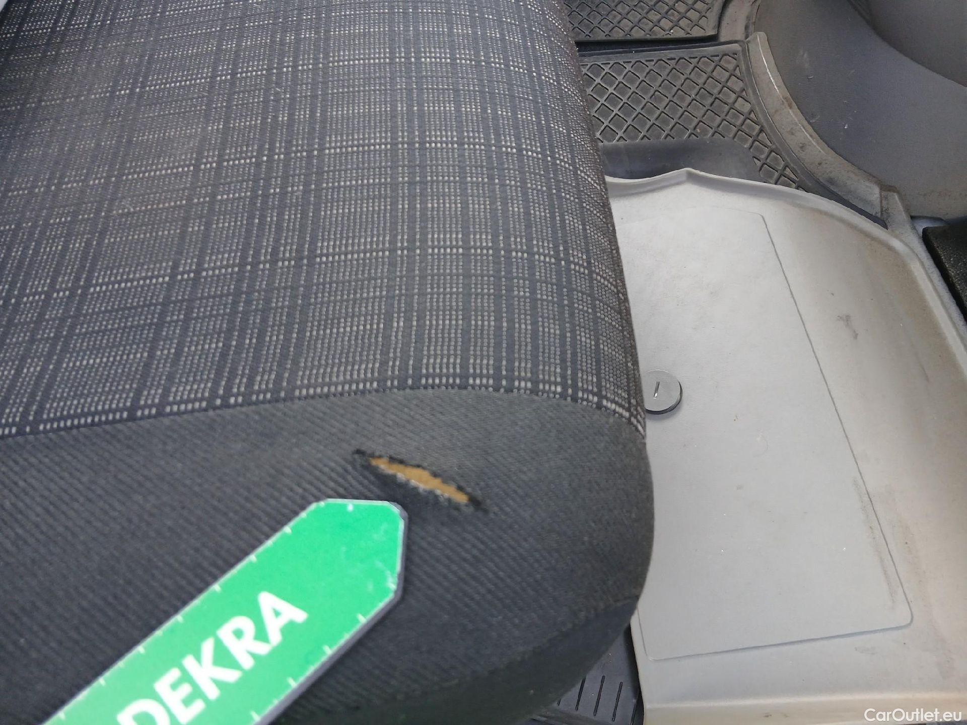  Mercedes  Sprinter MERCEDES-BENZ  / 2013 / 4P / furgón 311 CDI MEDIO 3.5T T. ALTO #38