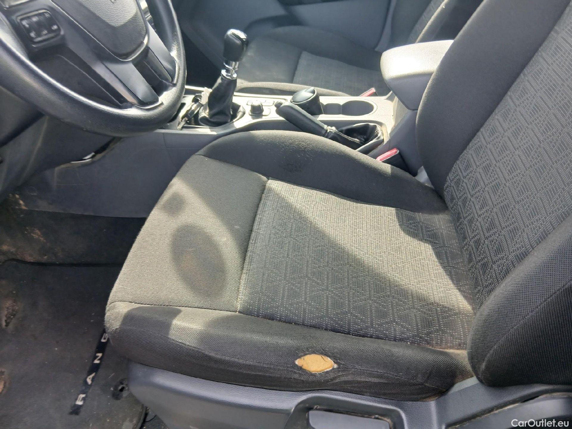  Ford  Ranger FORD  VU 4p 6G pickup 2.2 TDCi 118kW 4x4 Doble Cab. XL S/S #21