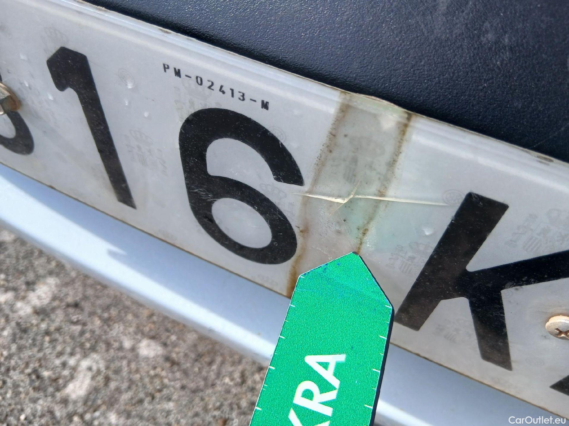  Ford  Ranger FORD  VU 4p 6G pickup 2.2 TDCi 118kW 4x4 Doble Cab. XL S/S #12