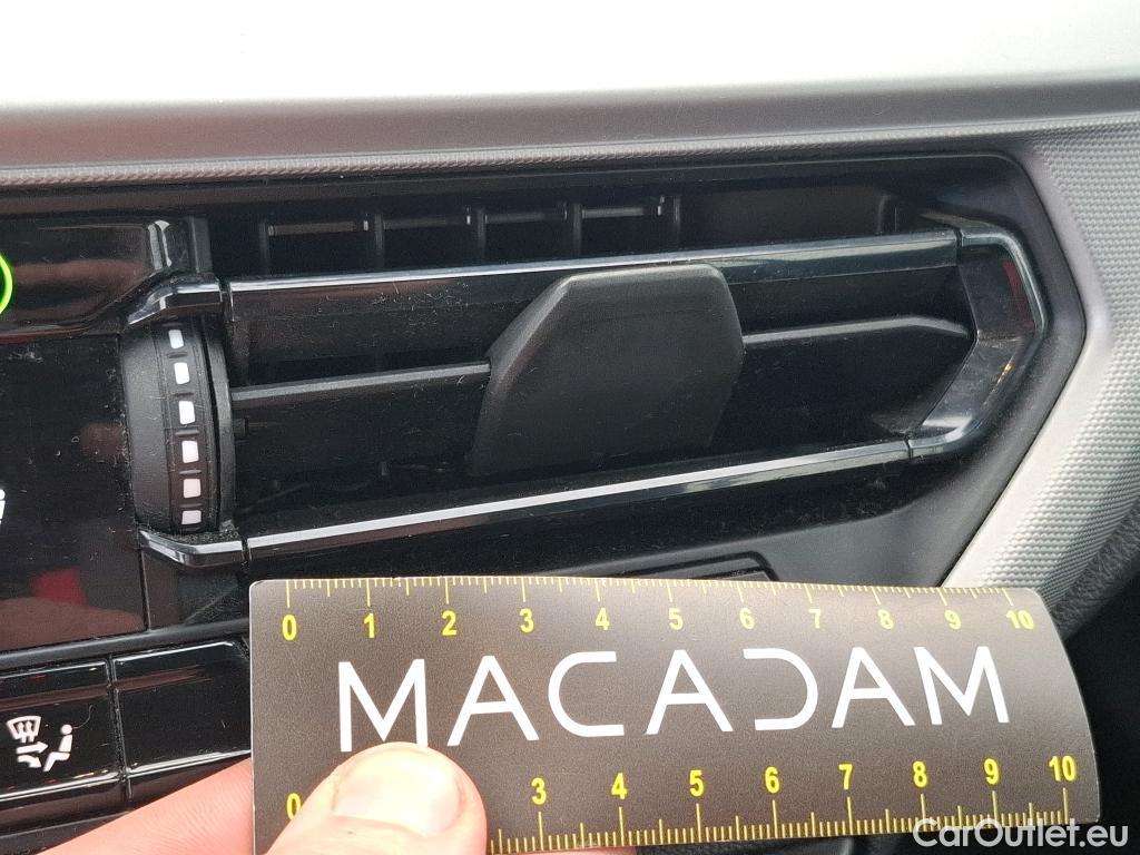  Bmw  Serie 1 Série 1 Berline 118 i Lounge 1.5 140CV BVA7 E6dT #3