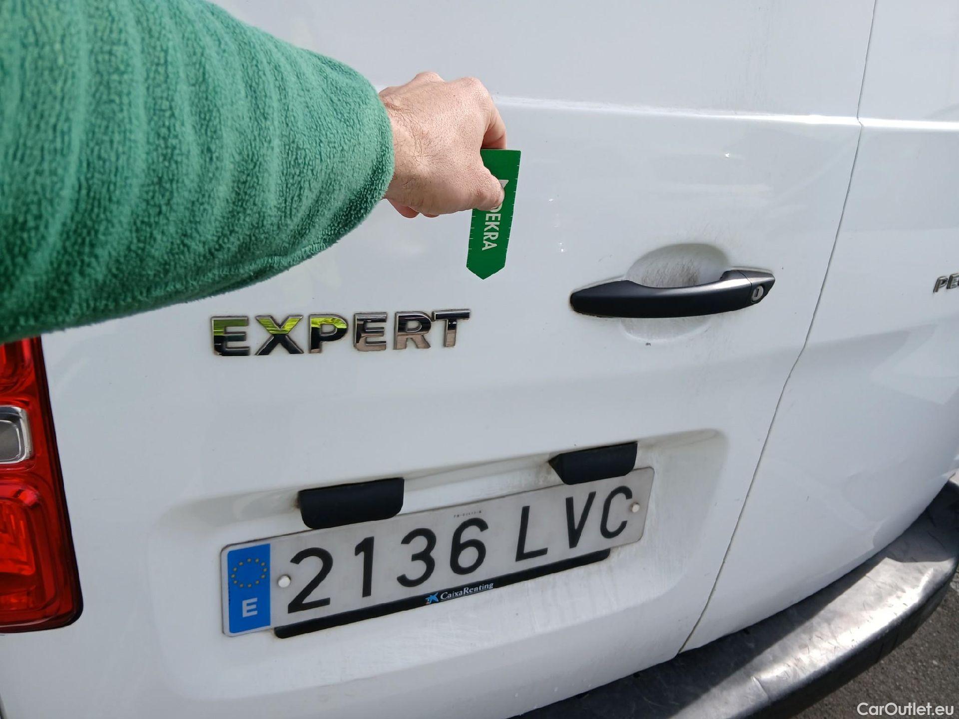  Peugeot  Expert PEUGEOT  / 2016 / 4P / furgón Furgón Premium 1.5 BlueHDi 100 Standard (AC) #19