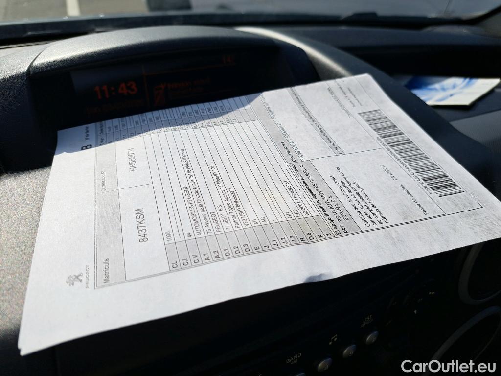  Peugeot  Partner PEUGEOT  / 2015 / 4P / combi TEPEE Access BlueHDi 1.6 HDi 73KW (100) #37