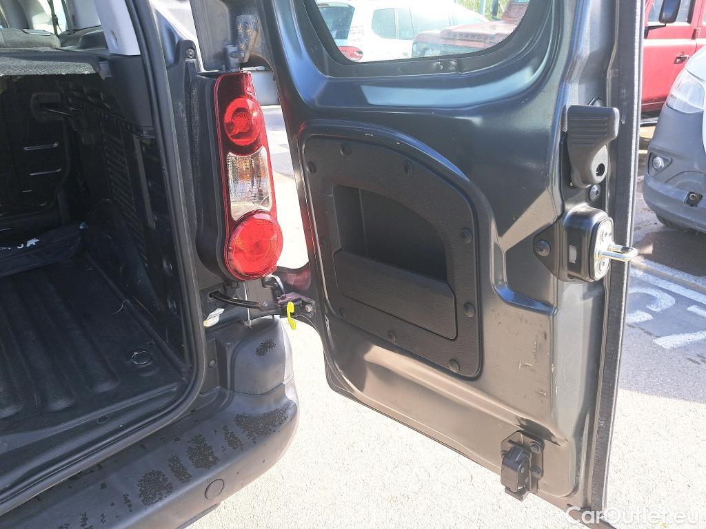  Peugeot  Partner PEUGEOT  / 2015 / 4P / combi TEPEE Access BlueHDi 1.6 HDi 73KW (100) #62