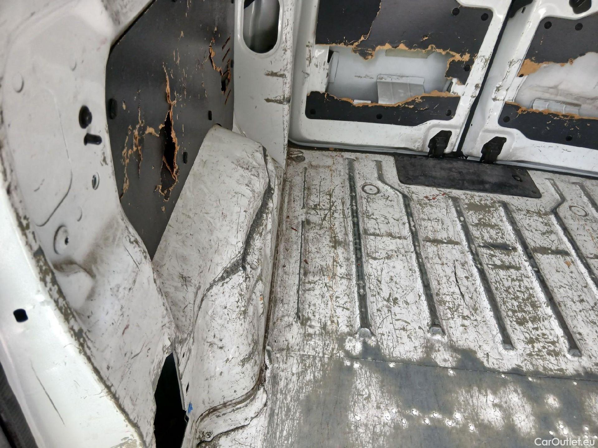  Peugeot  Expert PEUGEOT  / 2016 / 4P / furgón Furgón Premium 1.5 BlueHDi 100 Standard (AC) #39