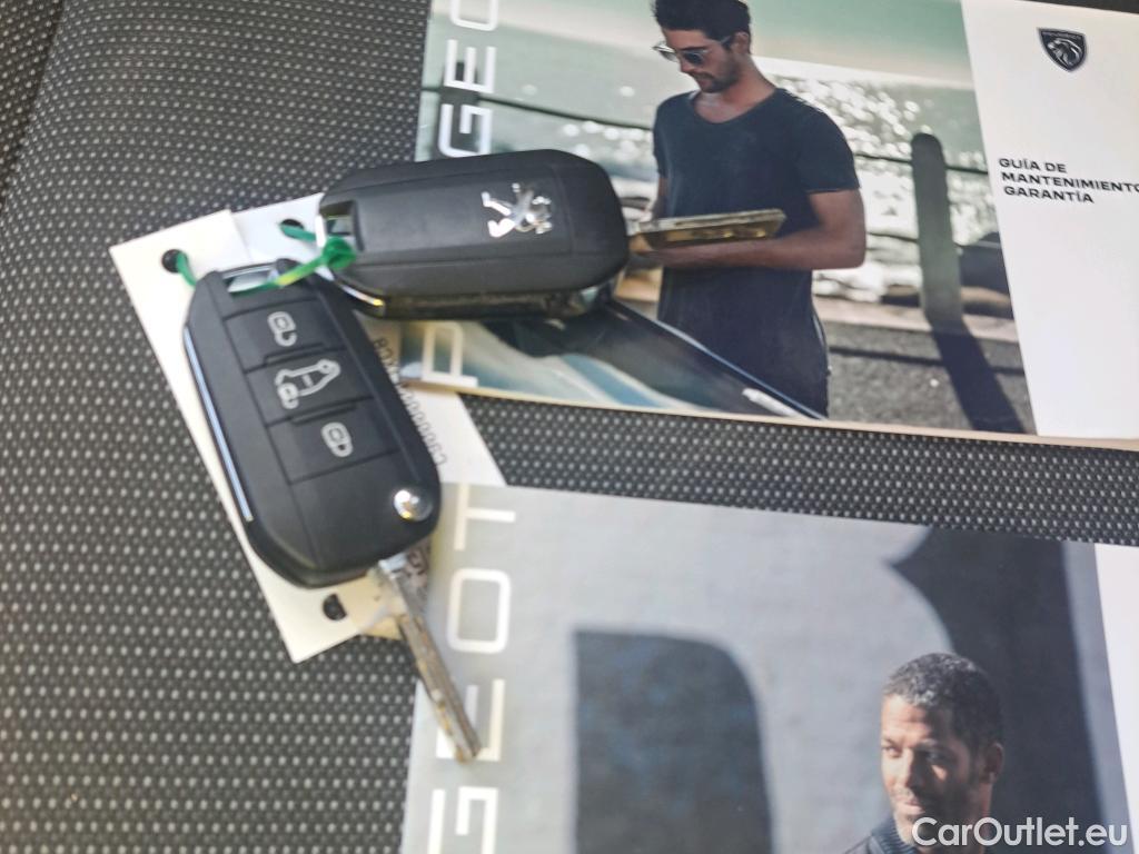  Peugeot  RIFTER PEUGEOT  / 2018 / 5P / combi Active Pack Business Std. BlueHDi 100 #38