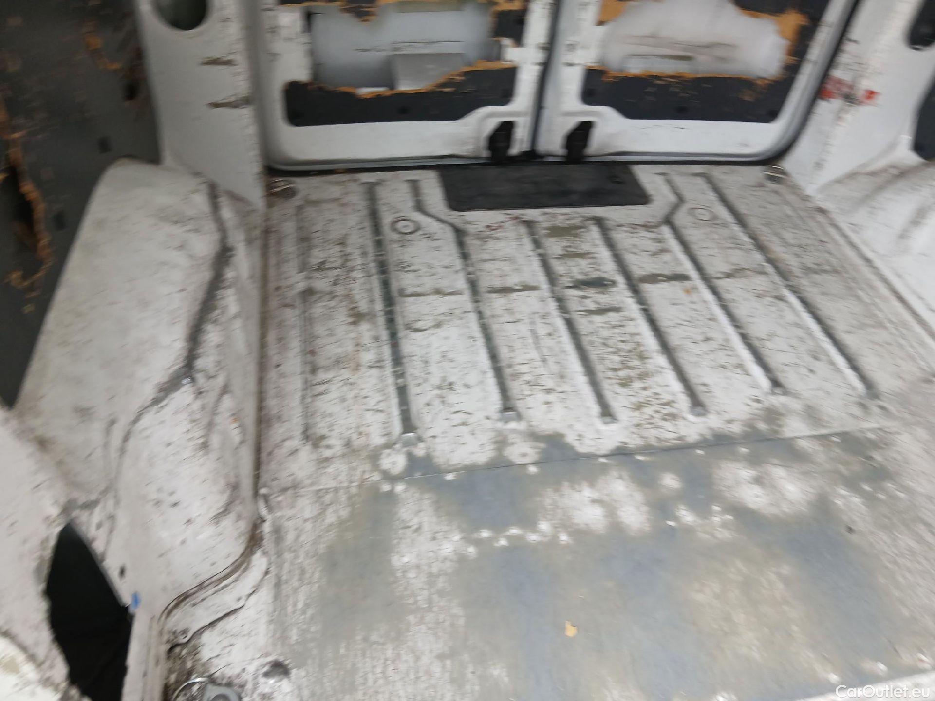  Peugeot  Expert PEUGEOT  / 2016 / 4P / furgón Furgón Premium 1.5 BlueHDi 100 Standard (AC) #38