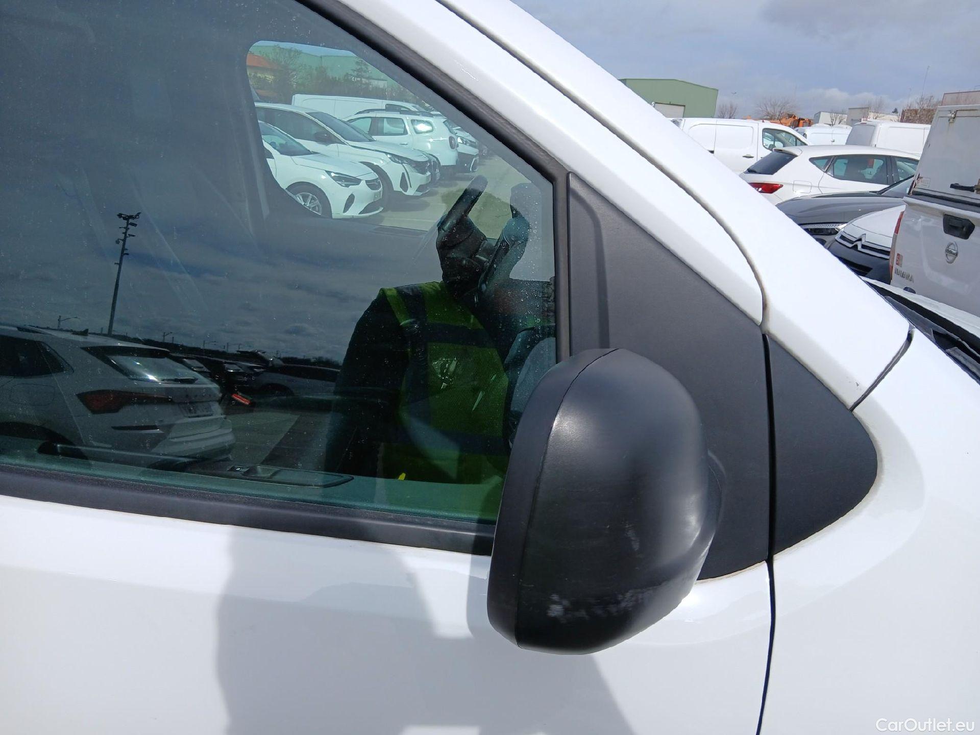  Peugeot  Expert PEUGEOT  / 2016 / 4P / furgón Furgón Premium 1.5 BlueHDi 100 Standard (AC) #31