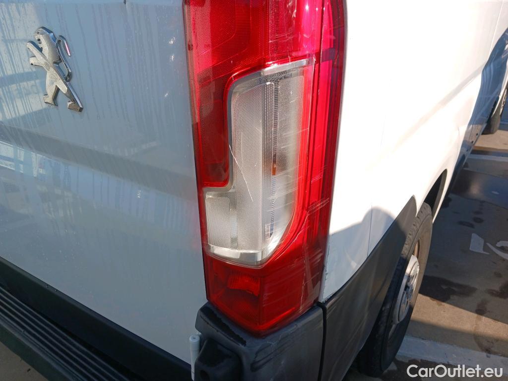  Peugeot  Boxer PEUGEOT  / 2014 / 4P / furgón 335 L2H2 BlueHDi 96KW (130CV) #3