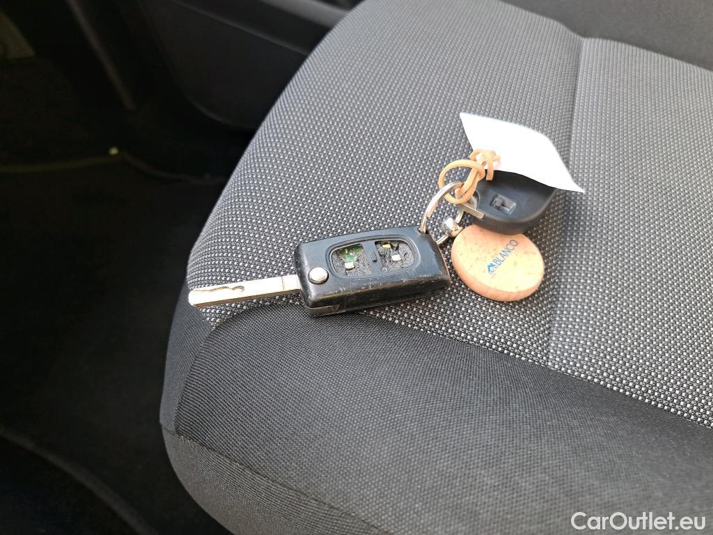  Peugeot  Partner PEUGEOT  / 2015 / 4P / combi TEPEE Access BlueHDi 1.6 HDi 73KW (100) #7