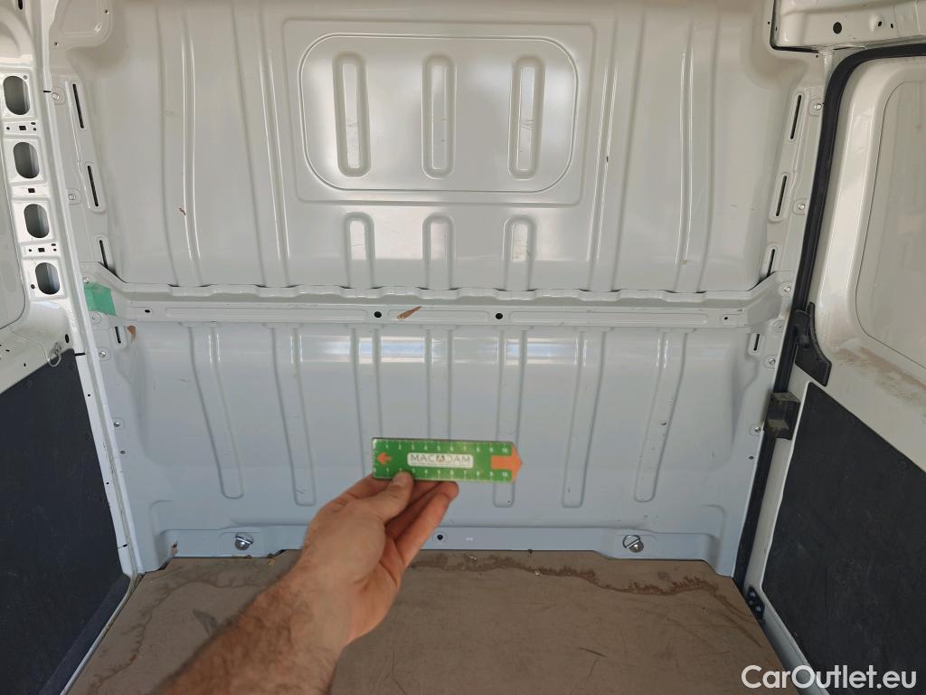  Peugeot  Boxer PEUGEOT  / 2014 / 4P / furgón Pack 330 L1 H1 BHDI 103kW (140CV) S&S #13