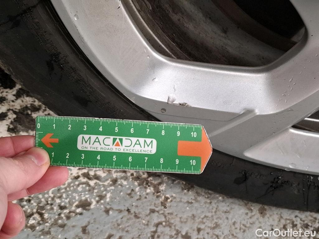  Citroen  C5 CITROEN  Aircross / 2018 / 5P / SUV Hybrid 225 ë-EAT8 Business #4