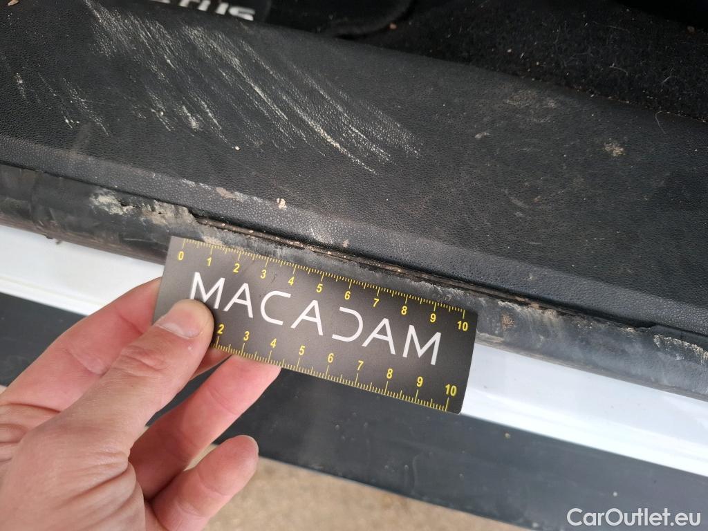  Citroen  C4 Cactus  Shine Business 1.2 PureTech 130CV BVA6 E6d #24