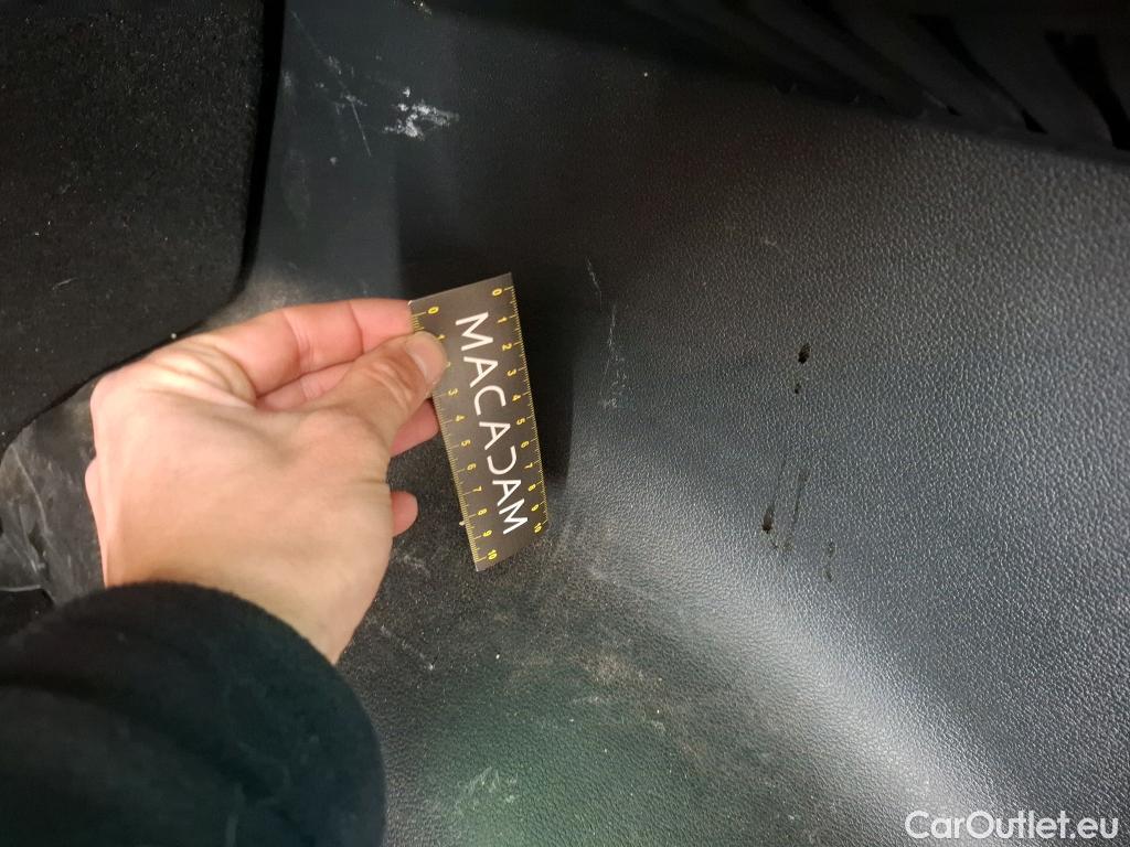  KIA  Sportage KIA  / 2021 / 5P / SUV 1.6 T-GDI 265 PHEV AUTO 4WD DESIGN #13