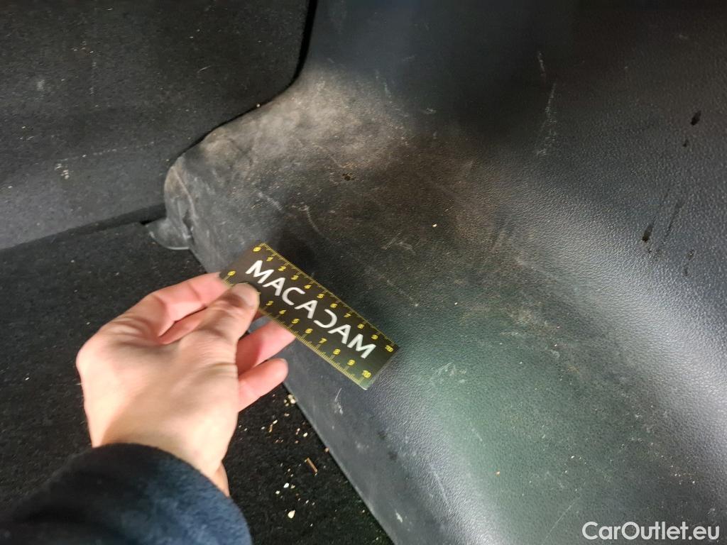  KIA  Sportage KIA  / 2021 / 5P / SUV 1.6 T-GDI 265 PHEV AUTO 4WD DESIGN #12