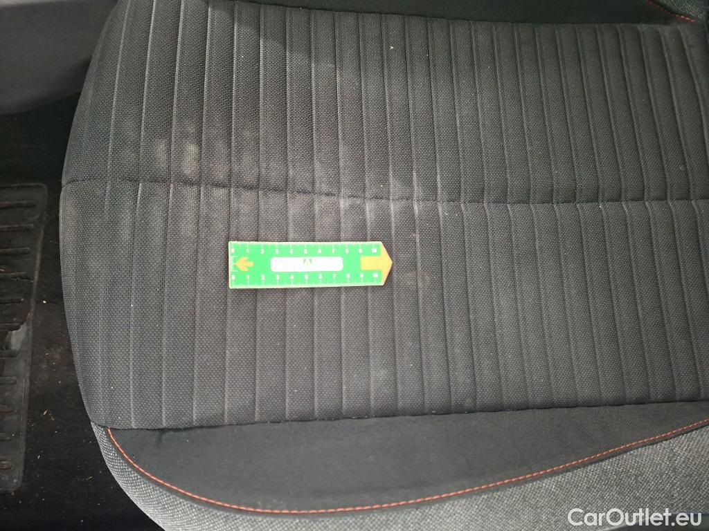  Peugeot  2008  Active Pack 1.5 HDi 110CV BVM6 E6d #33