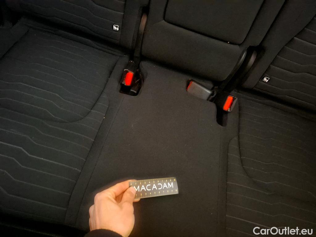  KIA  Sportage KIA  / 2021 / 5P / SUV 1.6 T-GDI 265 PHEV AUTO 4WD DESIGN #38