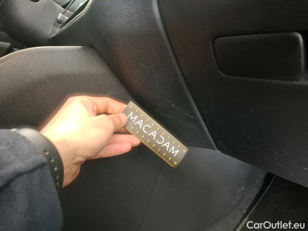  KIA  Sportage KIA  / 2021 / 5P / SUV 1.6 T-GDI 265 PHEV AUTO 4WD DESIGN #14