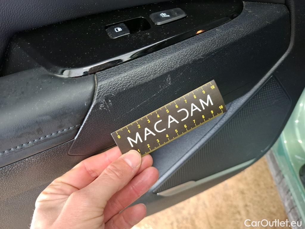  KIA  Sportage KIA  / 2021 / 5P / SUV 1.6 T-GDI 265 PHEV AUTO 4WD DESIGN #31