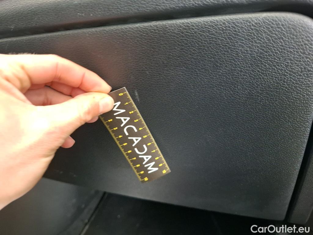  KIA  Sportage KIA  / 2021 / 5P / SUV 1.6 T-GDI 265 PHEV AUTO 4WD DESIGN #35