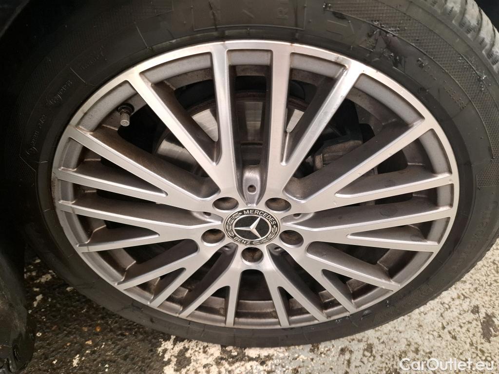  Mercedes  CLA-Klasse MERCEDES-BENZ CLA Shooting Brake / 2019 / 5P / Break CLA 180 d Business Line BA8 #2