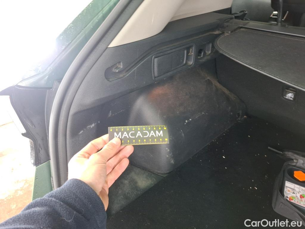  KIA  Sportage KIA  / 2021 / 5P / SUV 1.6 T-GDI 265 PHEV AUTO 4WD DESIGN #16