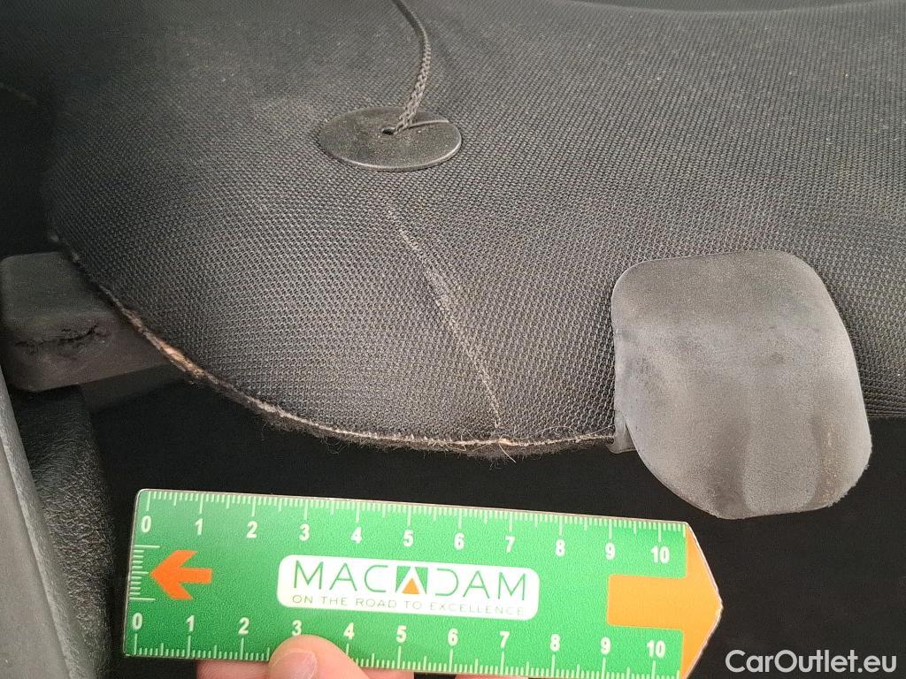  Mercedes  GLA MERCEDES-BENZ  / 2020 / 5P / SUV 2.0  200 D BUSINESS LINE DCT #12