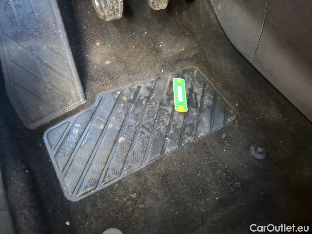  Peugeot  3008  Allure Pack 1.5 HDi 130CV BVM6 E6d #1