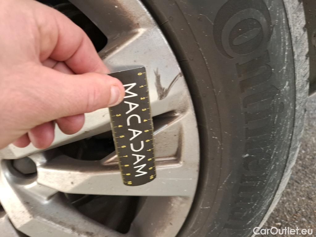  Peugeot  3008  Active Pack 1.5 HDi 130CV BVA8 E6d #13