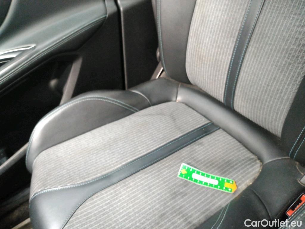  Peugeot  5008  Allure Pack 1.5 HDi 130CV BVM6 7 Sieges E6d #30