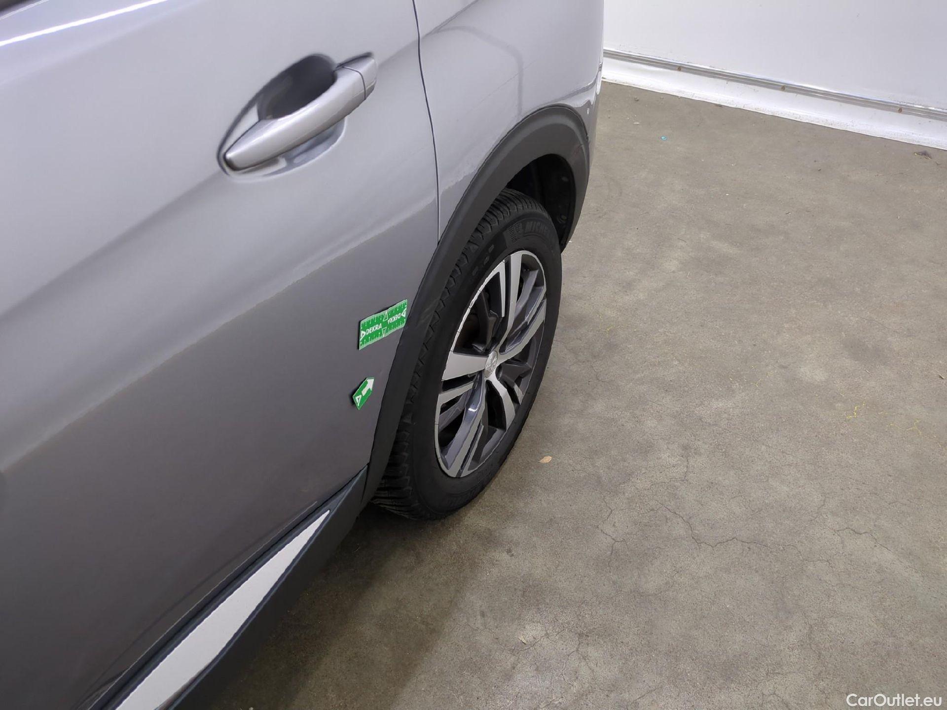  Peugeot  5008 PEUGEOT  / 2020 / 5P / SUV BlueHDi 130 S&S EAT8 Allure #23