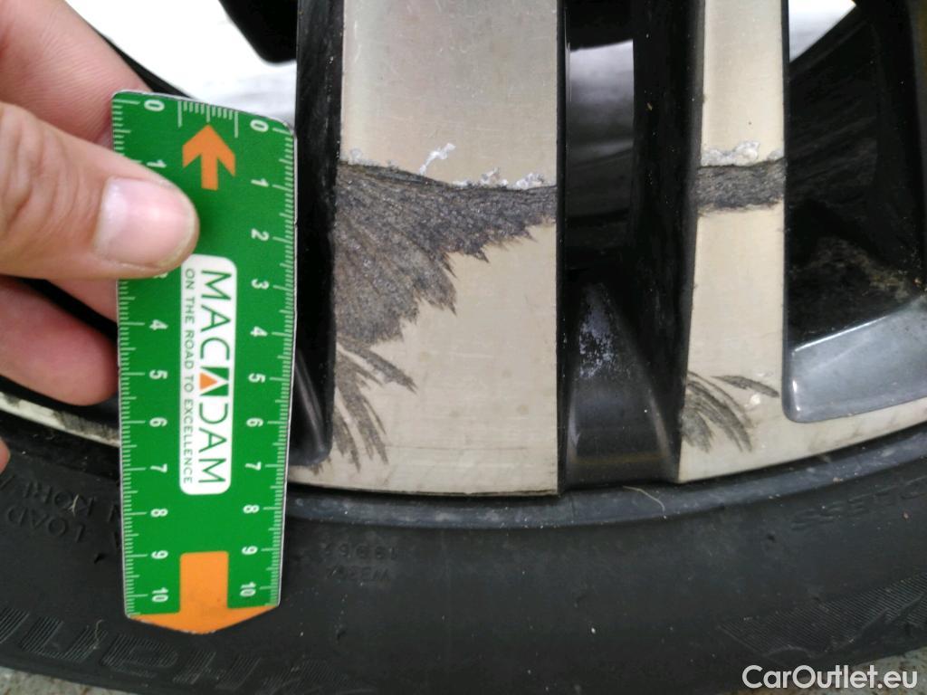  Peugeot  5008  Allure Pack 1.5 HDi 130CV BVM6 7 Sieges E6d #18