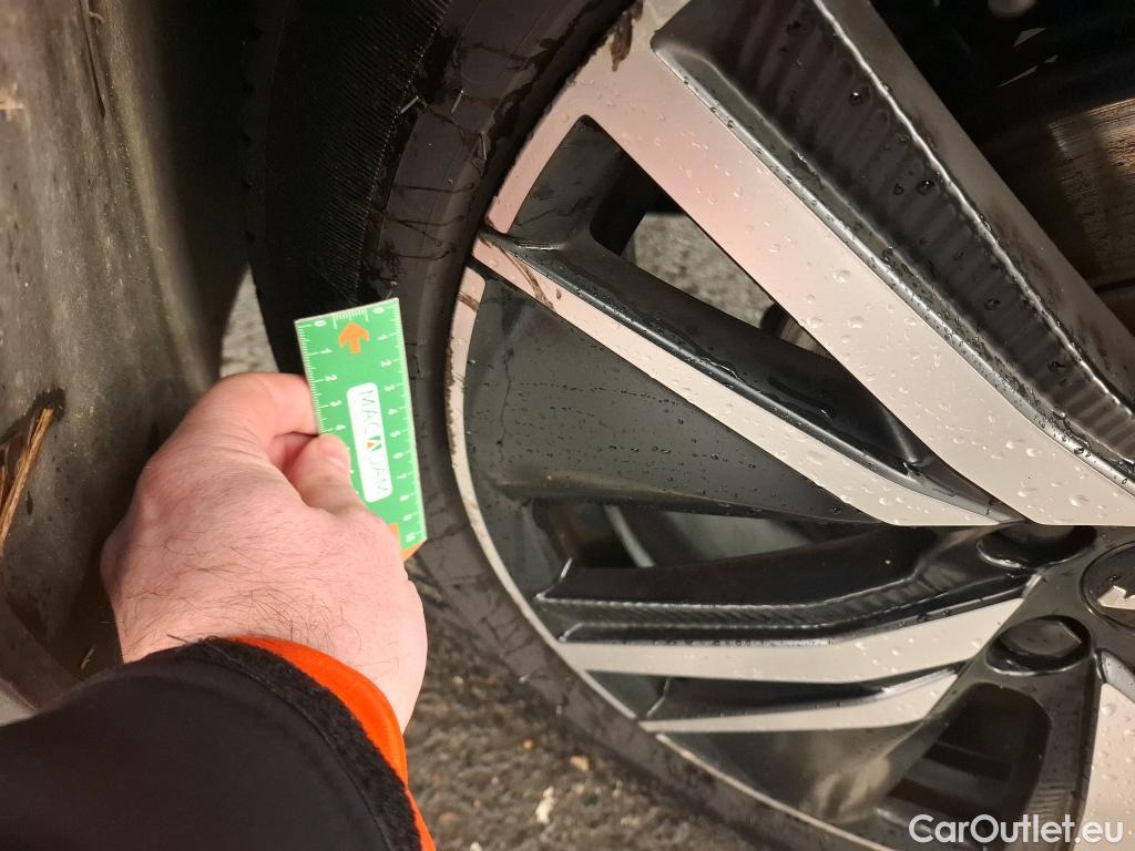  Peugeot  5008 PEUGEOT  / 2020 / 5P / SUV BlueHDi 180 S&S EAT8 GT Pack #22