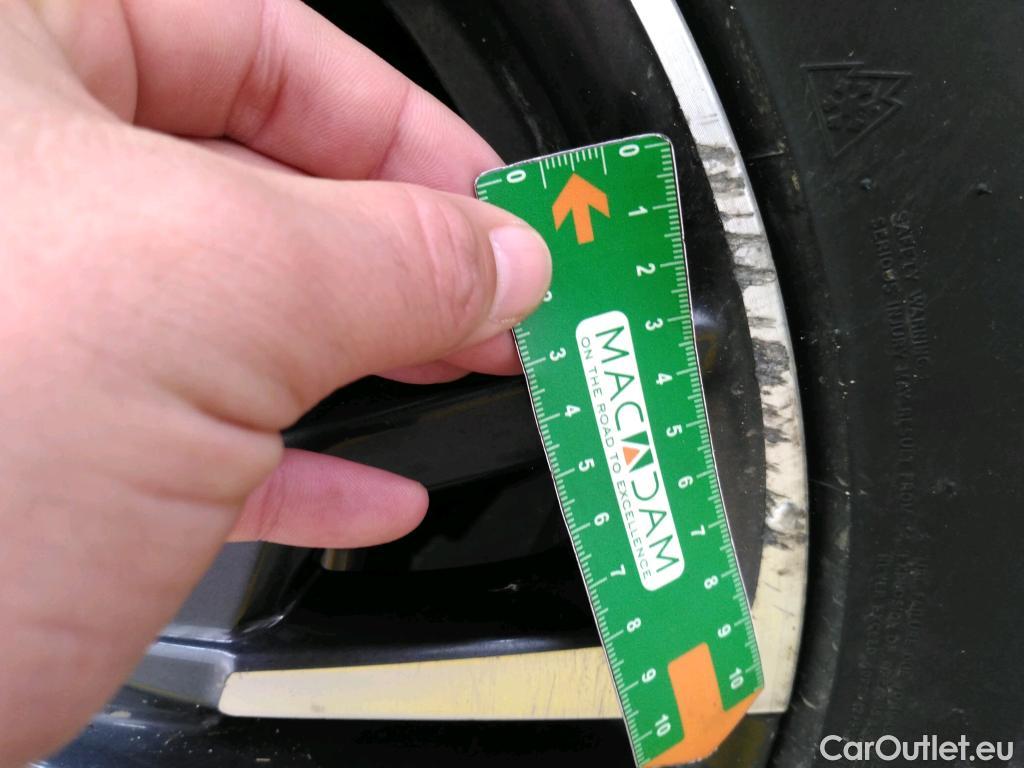  Peugeot  5008  Allure Pack 1.5 HDi 130CV BVM6 7 Sieges E6d #17