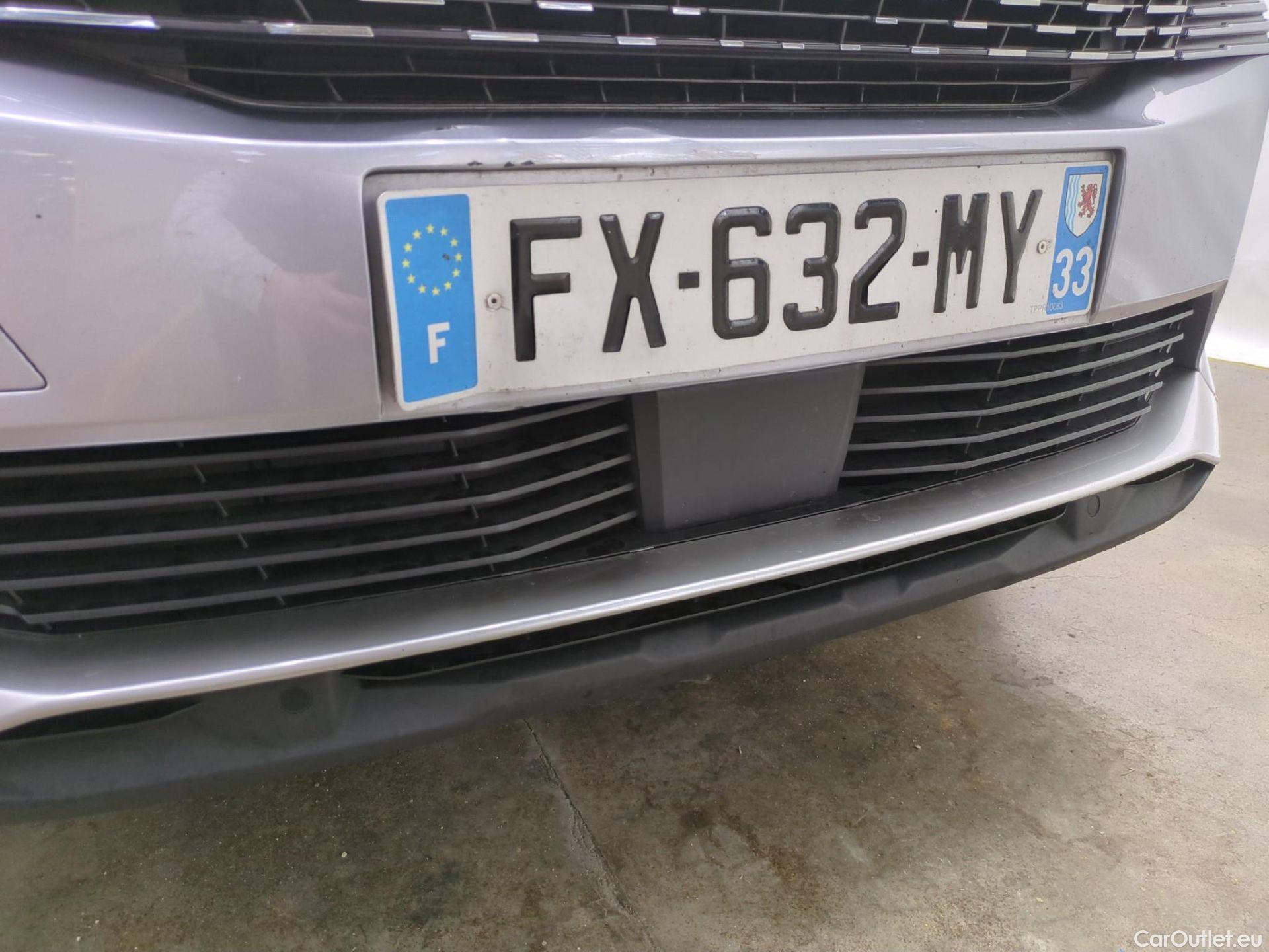  Peugeot  5008 PEUGEOT  / 2020 / 5P / SUV BlueHDi 130 S&S EAT8 Allure #18